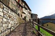 10 Salgo a Cantello (1044 m)